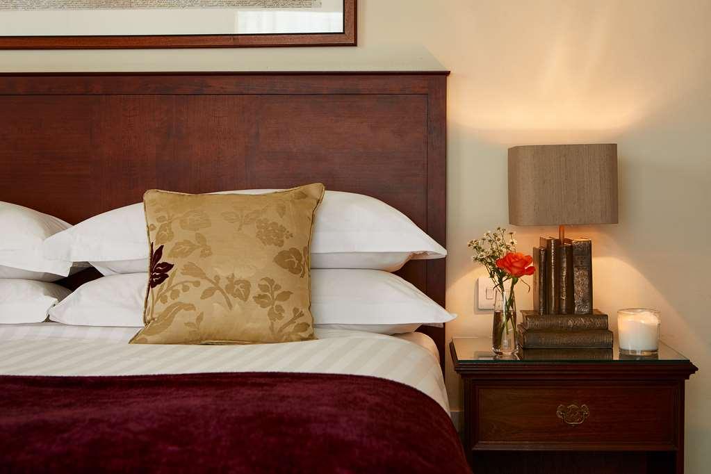 Macdonald Tickled Trout Hotel Preston  Rom bilde